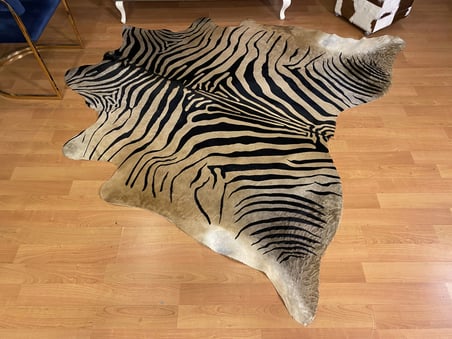 HAKİKİ DERİ DANA POSTU KAHVE ZEBRA BASKILI 230 x 220 cm - 2261101000013