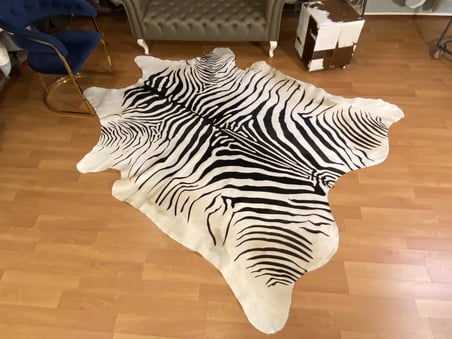 HAKİKİ DERİ DANA POSTU - BEYAZ ZEBRA BASKILI - 215 x 260 - 2261201000015