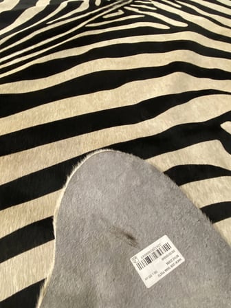 HAKİKİ DERİ DANA POSTU BEYAZ ZEBRA BASKILI 190 x 225 cm - 2261201000049