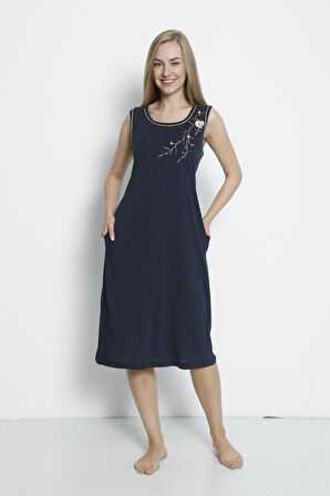 Puantiyeli Nakış Detaylı Cepli Viskon Askılı Elbise