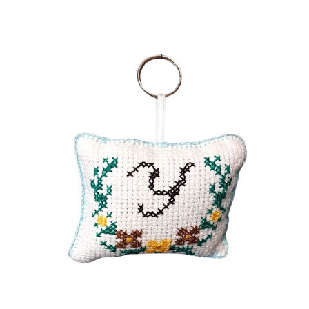 Uretti - Sibel 2453 8715 El Yapımı Y Harfi Kanaviçe Anahtarlık