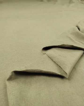 Sıcak Bir Yeşil Dolgu Sıkı Örgüde Süprem Penye Kumaş Tişörtlük & Elbiselik 170x225cm