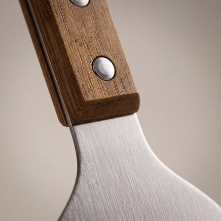 MallArt® Ahşap Saplı Paslanmaz Çelik Spatula – 24cm Eğilimli Çok Amaçlı Mutfak Spatulası | Izgara, Burger, Sebze, Temizlik için Profesyonel Metal Spatula
