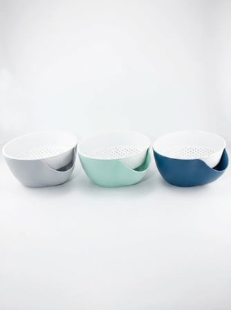 Plastik Süzgeç Altı Hazneli Kolay Süzme ve Dökme – Pratik Makarna Süzgeci, Hazneli Kevgir, Lavabo Üstü Süzgeç, Mutfak İçin Çok Amaçlı Süzgeç Aparatı (1 Adet)
