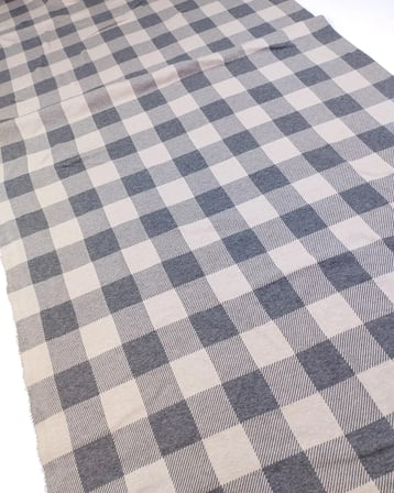 Bej Gri Ekoseli Jakarlı İnterlok Kumaş Hırkalık & Kazaklık En: 140cm