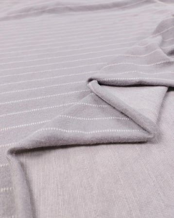 Gri Beyaz Enine Çizgili Jakarlı İnterlok Kumaş Hırkalık & Kazaklık 140x225cm