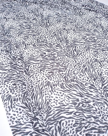 Siyah Beyaz Zebra Desende İncecik Tiril Tiril Triko Örme Kumaş Hırkalık & Kazaklık En: 150cm
