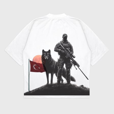 Oversize 'Güç' Baskılı t-shirt