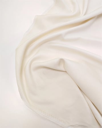 Krem Renkte İnce Dökümlü Pamuk Viskon Kumaş Elbiselik & Gömleklik 140x250cm