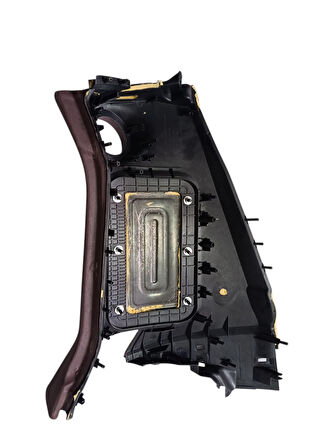 Ford Fiesta Kırmızı Renk Yolcu Airbag Kapağı (2008-2018) 