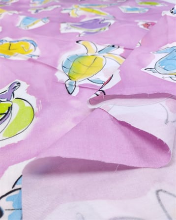 Pembe Üzeri Renkli Kaplumbağ Desenli Telalı Pamuk Saten Kumaş Elbiselik & Eteklik En: 145cm