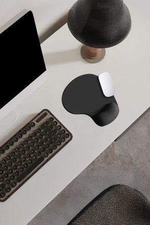 SoftRest Siyah Mouse Pad – Bilek Destekli, Dayanıklı Ergonomik Tasarım