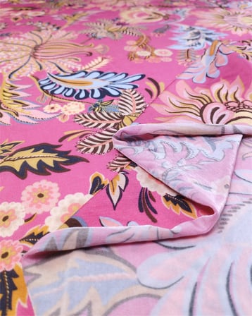 %85 Rayon %15 Elastan İnce Esnek Sandy Benzeri Jarse Koyu Pembe Üzeri Çiçek Desenli Kumaş Elbiselik & Bluzluk En: 130cm