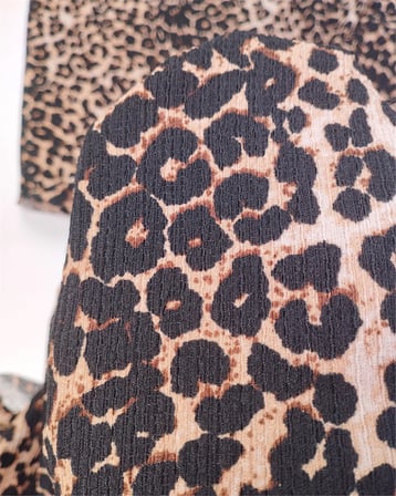 Siyah Kahve Renklerde Leopar Desen İnce Yumuşak Bürümcüklü Jarse Kumaş Elbiselik & Bluzluk En: 160cm