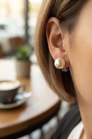 12 mm Krem İnci Boncuk Küpe Kristal Taşlı Klasik Günlük