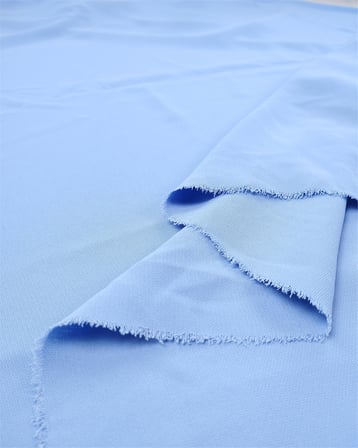 Açık Mavi Renkte 220gr/M2 Dökümlü Yumuşak Suzanna Krep Kumaş Elbiselik & Bluzluk 150x225cm