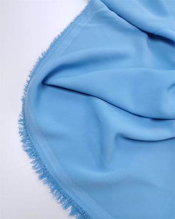 Açık Mavi Renkte 175gr/M2 Dökümlü Yumuşak Varna Krep Kumaş Elbiselik & Bluzluk 150x225cm