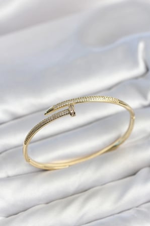 Gold Renk Çivi Model Zirkon Taşlı Kadın Kelepçe Bileklik