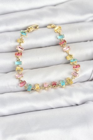 Kristal Taşlı Baget Kesimli Karışık Renkli Gold Renk Gema Kadın Bileklik
