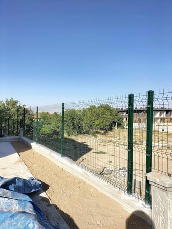 120'Lik Panel Çit Takım 2.5 Mt + 1 direk Avantaj paket Yeşil Renk