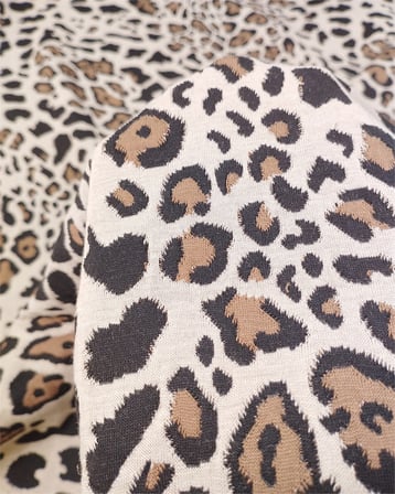 Bej Siyah Kahve Leopar Desenli Dolgun Esnek Jakarlı Örme Kumaş Hırkalık & Kazaklık 160x220cm