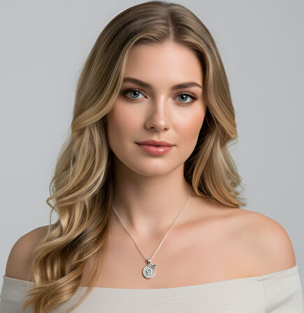 Desenli Oval Gümüş Harf Kolye - Rose