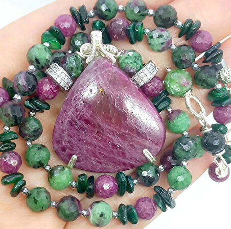 2304 Rubyzoisite kök Yakut el yapımı kolye