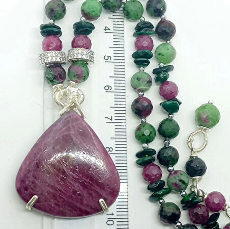2304 Rubyzoisite kök Yakut el yapımı kolye