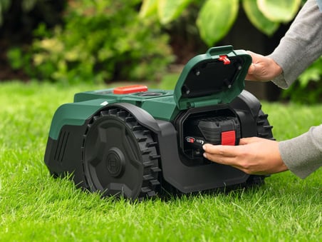 Bosch VisiMow100 (1x 4.0 Ah, Tek Akü) Robotik Çim Biçme Makinesi