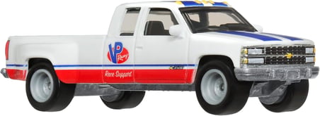 Car Culture Team Transport 63 Chevy Nova &amp; 88 Chevy Silverado 3500 Diecast Car Hrv42
