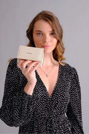 Kadın 6 Kart Bölmeli Fermuarlı ve ÇıtÇıt Kapamalı Şık Cüzdan Shopper