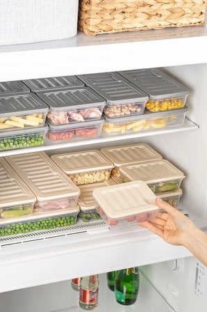 Orret Home 4 Adet Buzdolabı Organizeri, Buzdolabı İçin Çok Amaçlı Saklama Kabı, Fresh Box, Şeffaf ve Ayarlanabilir, Gıdaları Taze Tutma Özelliği, Mutfak Düzenleyici (600 Ml)