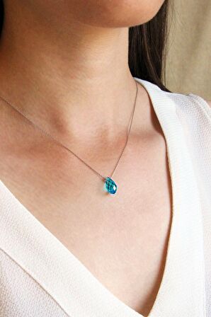 Mavi Kristal Kuvarslı 925 Ayar Gümüş Kolye