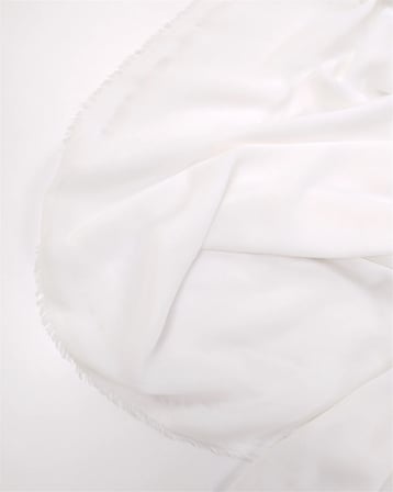 Kırık Beyaz Krep Şifon Kumaş Elbiselik & Bluzluk 140x350cm