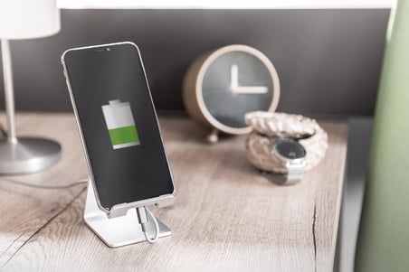 Alüminyum akıllı telefon/tablet standı, 10 inçe kadar, gümüş