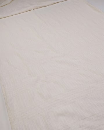 Krem Ekru Arası Kendinden Desenli Bürümcüklü Jarse Kumaş Elbiselik & Bluzluk 170x320cm