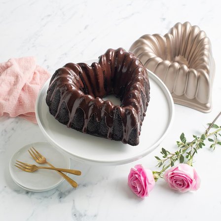 , Nordicware 55548 Kek Kalıbı, Kalpli Çelenk, Alüminyum Döküm, Hacim: 2.5lt, 55548Amz, Gümüş