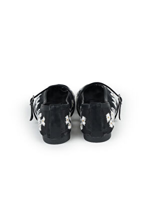 Karla  Çiçek Detaylı Babet