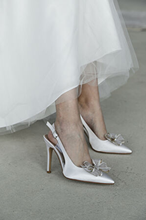 Asmara Fiyonk Taş Detaylı Beyaz Topuklu Ayakkabı