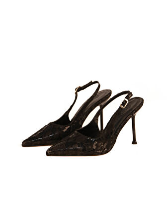 Dalida Rugan Dantel Detaylı Topıklu Ayakkabı