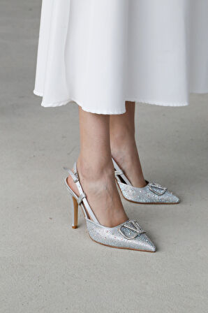 Vilda Taş Detaylı Gümüş Topuklu Ayakkabı