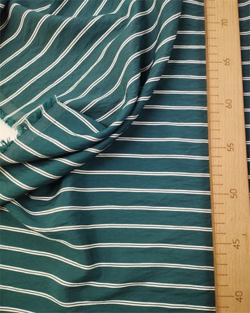 Zümrüt Yeşili Beyaz Çizgili Ayrobin Kumaş Gömleklik & Elbiselik En: 150cm