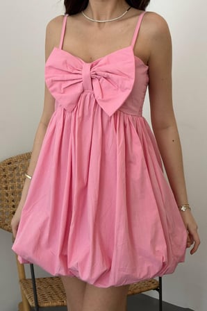 Pembe Önü Fiyonklu Askılı Elbise - Pembe