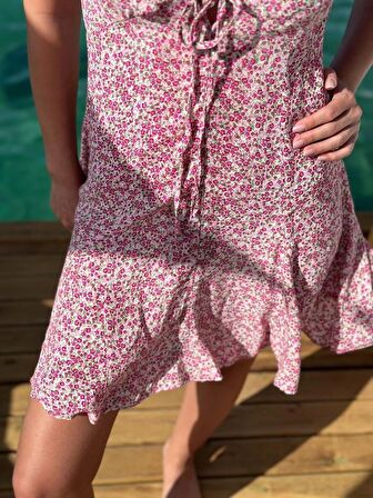 ASKILI MİNİ ÇİÇEKLİ ELBİSE