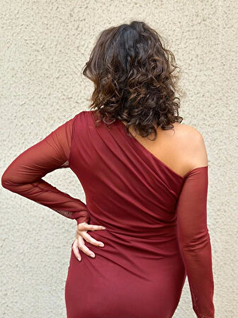 TÜL DETAYLI DRAPELİ ELBİSE