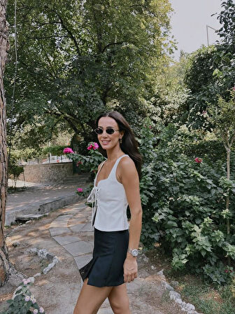 ÖNÜ YIRTMAÇLI ŞORT ETEK