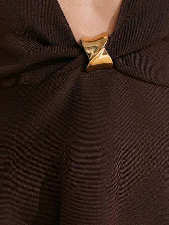 METAL DETAYLI TRİKO BLUZ