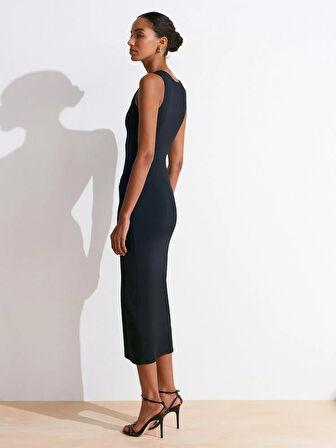 METAL DETAYLI MİDİ ELBİSE