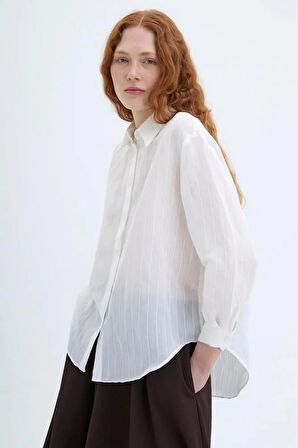 KENDİNDEN ÇİZGİLİ GÖMLEK