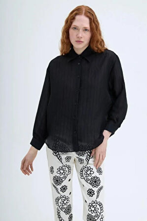 KENDİNDEN ÇİZGİLİ GÖMLEK